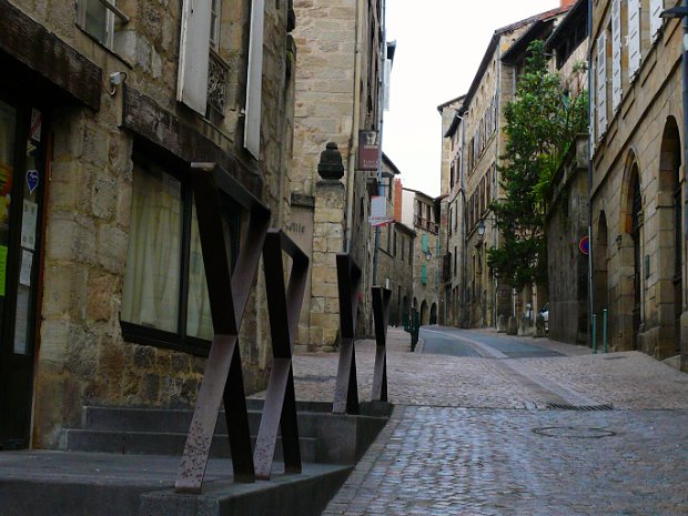 2) Figeac